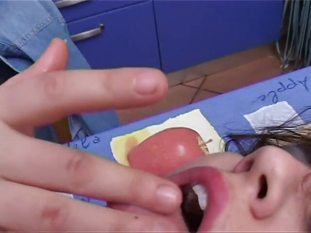 I cum on my stepsister pussy...
