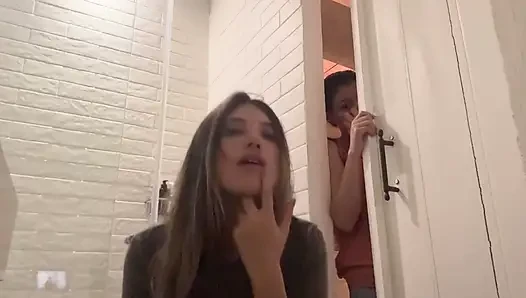 Kadınlar orgazm olana kadar sert dokunuyor