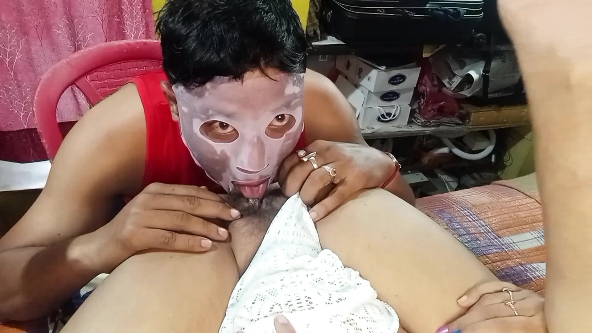德西妻子蒂娜会见她的丈夫并玩得开心