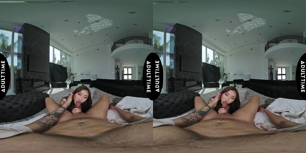 UP CLOSE VR - Η Nicole Doshi παίρνει τον έλεγχο στο Cowgirl Vr Pov με σκληρή βόλτα με μεγάλα βυζιά