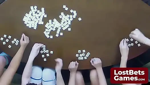 İki akıllı striptiz profanagram kazananı oyuna hükmediyor