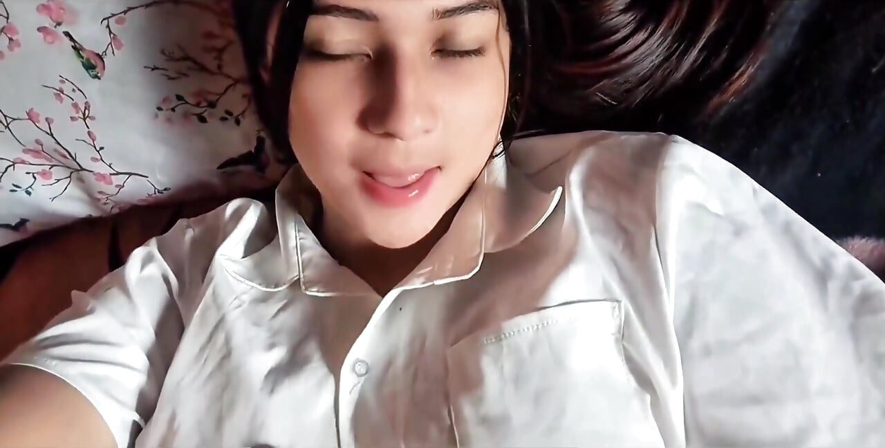 Verheiratete nachbarin bittet mich, sie aufzunehmen, während sie sich auszieht