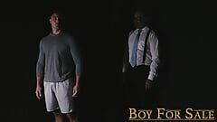 Boyforsale - niedźwiedź tatusia klapsy i palce napalonego sportowca