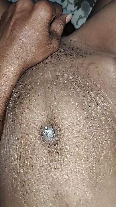 أخو غير شقيق يستمتع مع أخته غير الشقيقة المتزوجة في المنزل