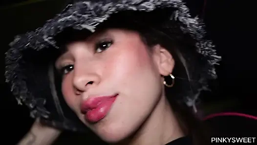 На Отдыхе На Пляже Со Сводным Братом И Мы В Итоге Занимаемся Сексом, Большой Камшот В Мою Розовую Киску