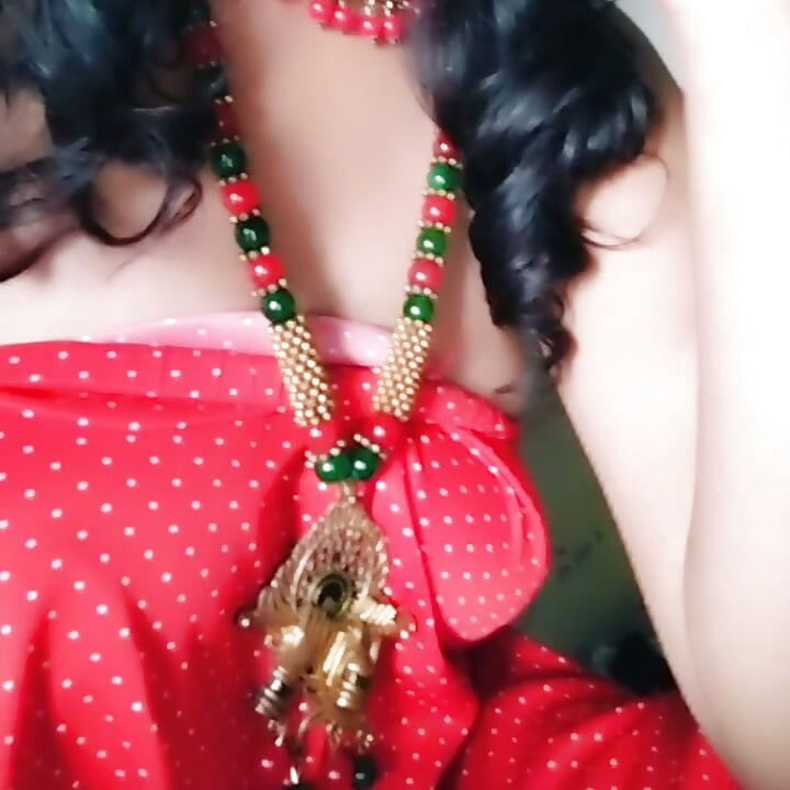 Desi Bhabhi's Black Pussy Sexy Video