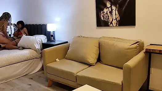 Flotter dreier mit zwei argentinischen kellnerinen in Buenos Aires