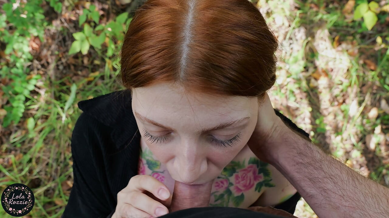 J'ai rencontré ma voisine en me promenant dans le parc, et elle m'a fait une pipe à ciel ouvert