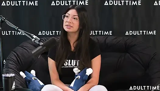 Cami Strella bir kült hayatta kalmak, tiktok şöhreti ve tek eşlilik dışı | Adult Time Podcast