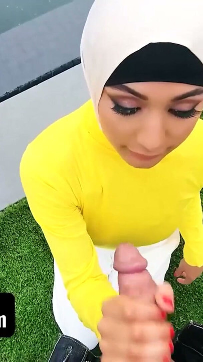 Hijab menina Nina cresceu assistindo filmes adolescentes americanos e está obcecada em se tornar rainha do baile | Clipe 2