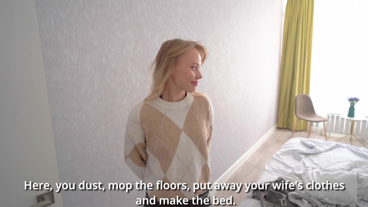 新来的女仆做不好，所以她不得不操她的小穴并在嘴里射精