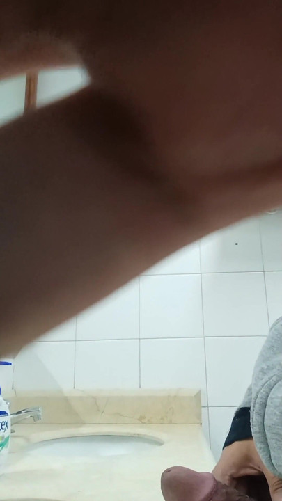 オフィストイレでのリスキーなクイックセックス |クリップ1