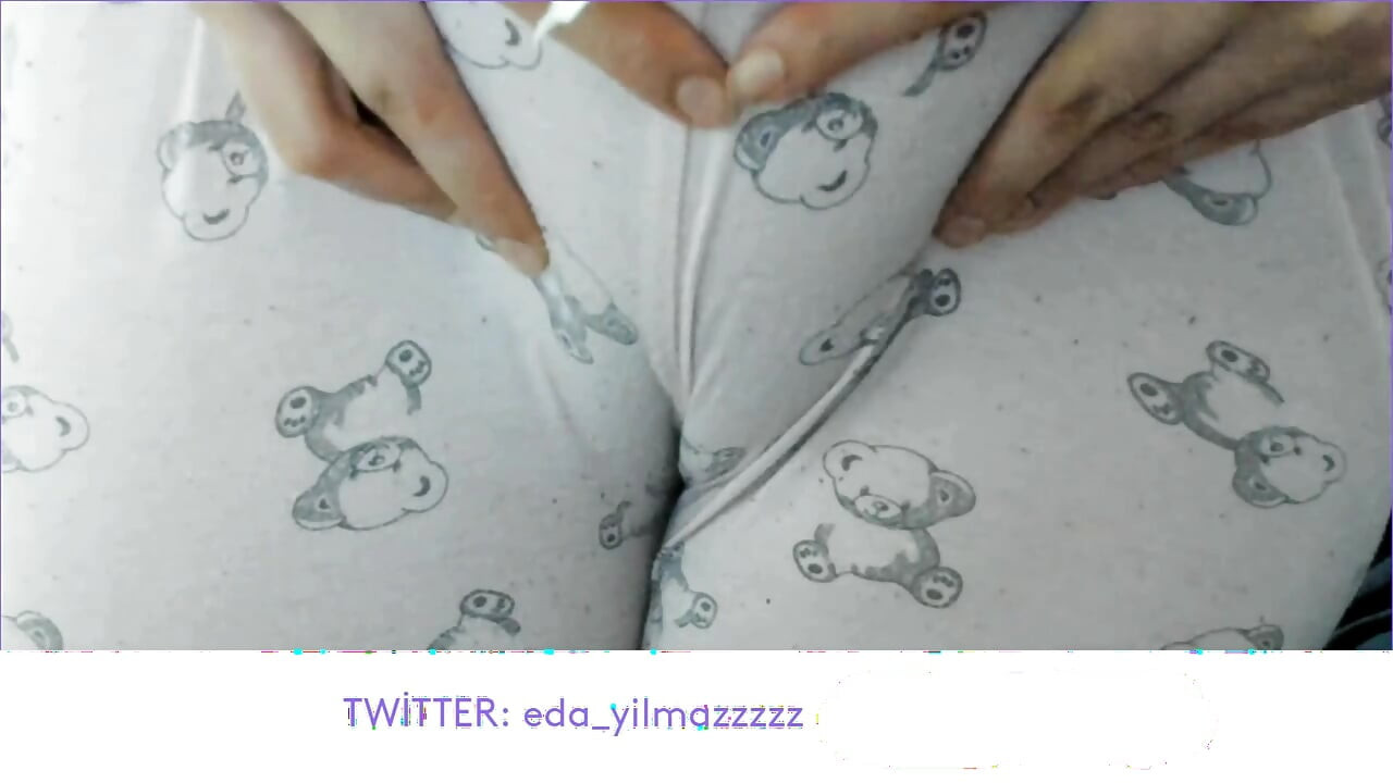 CAMELTOE- OPGEBLAZEN POES- GEZWOLLEN POES- PYJAMA- TURKSE PORNO