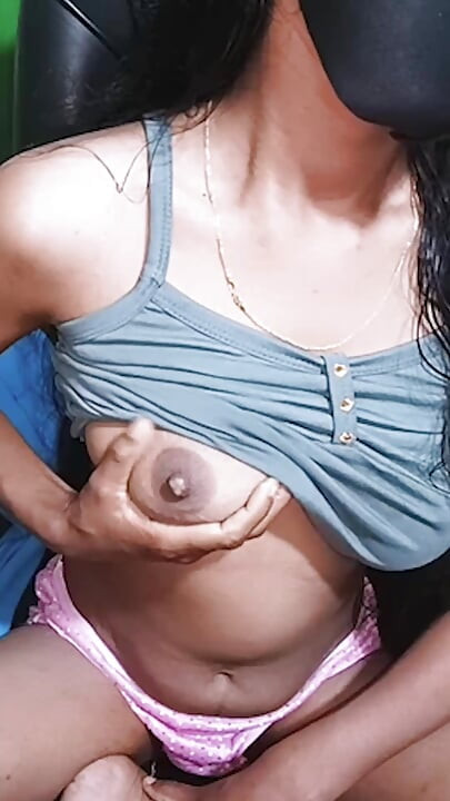 Orgasm cu ejaculare și masturbare dură.