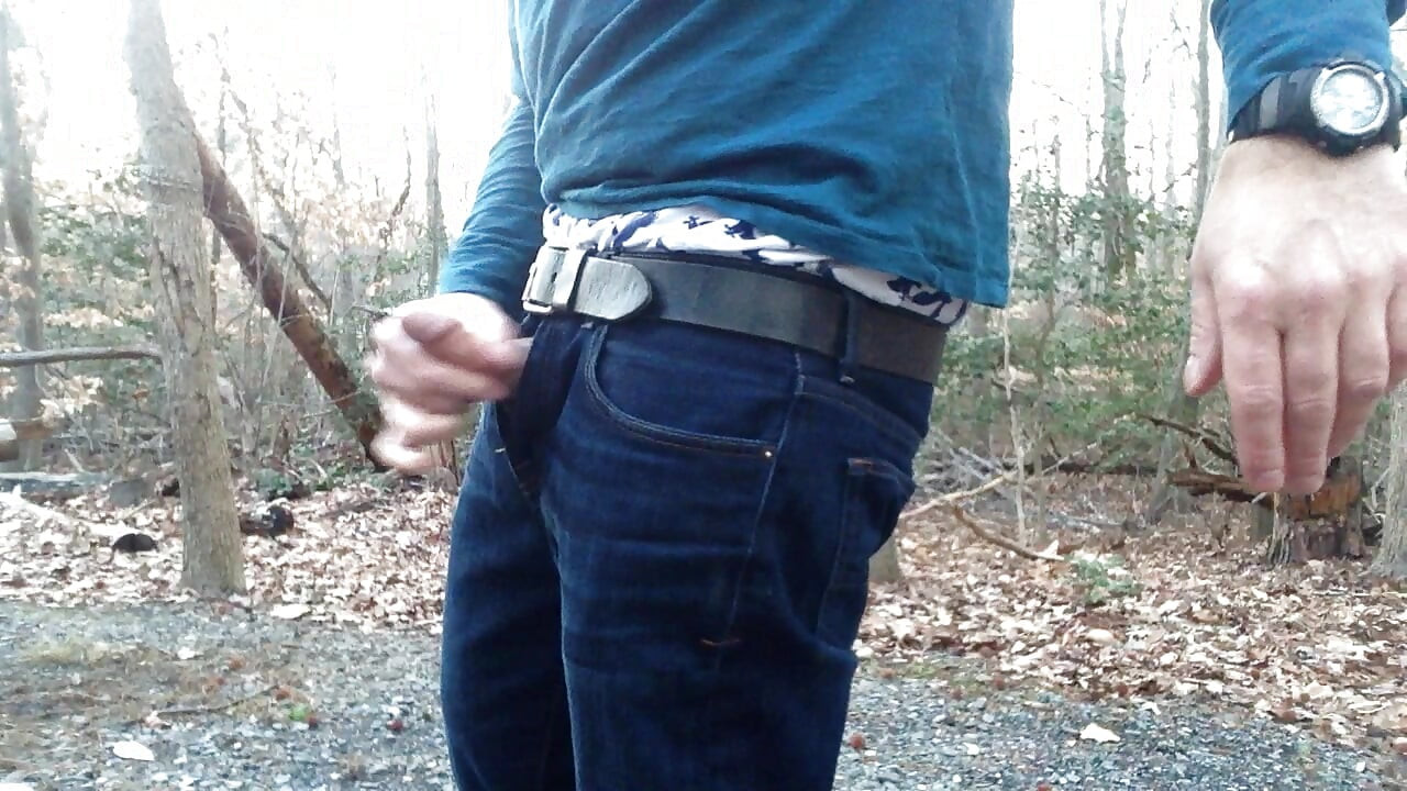 森の中での自慰、人前でのオナニー