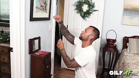 Застукали за кражей? Расплачивается своим членом