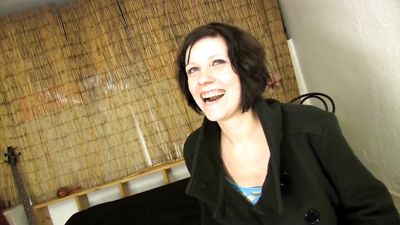 舌头深深插入阴户, 然后被舔