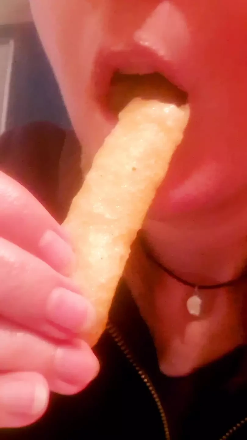 Kinky girl sucks potatoes...