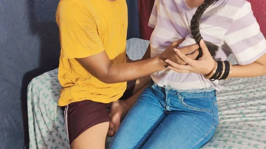 College wali Girlfriend ko apne ghar bula ke choda
