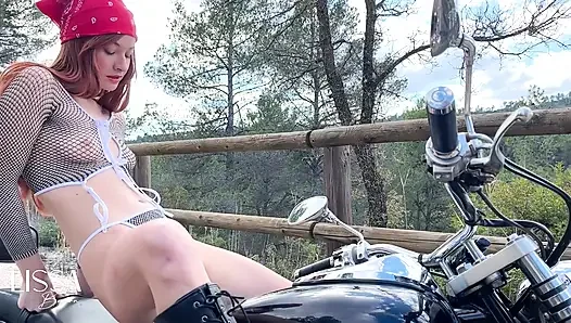 Aku ngentot dildo di motorku