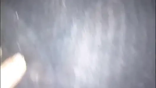 Tangasını çalıştırıyorum, parmaklarımı içine sokuyorum ve kız arkadaşımla domalarak sikişiyoruz