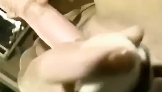 Ein klebriger creampie für nicole