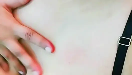 Schönes mädchen videoanruf-sex mit desi dorf-typ