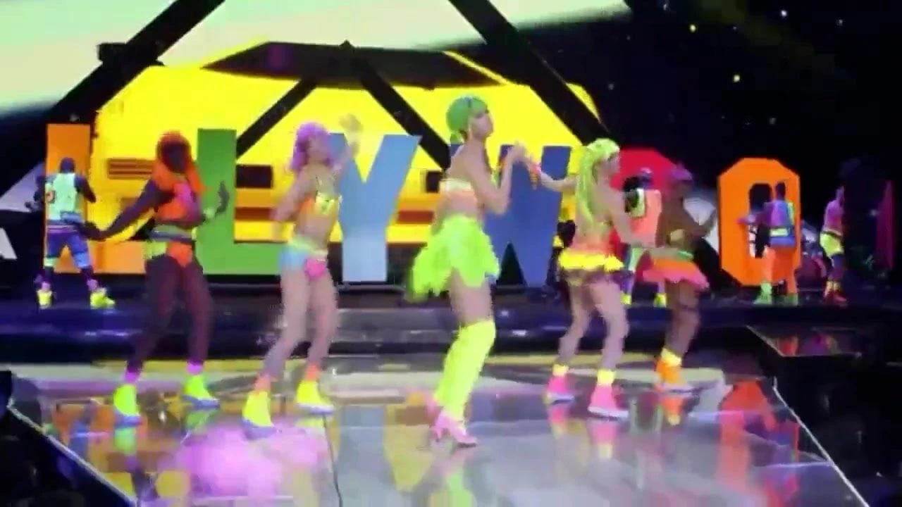 Katy - sexy moments 4