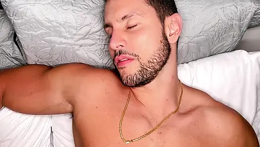 Ich werde zu einer Sexpuppe, um von meinem Stiefbruder gefickt zu werden