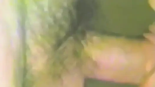 Pasangan amatir merekam diri mereka lagi ngentot