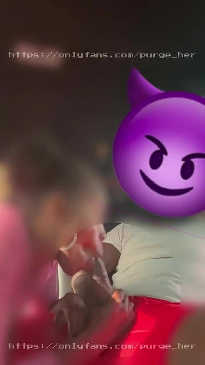Demônio chupando pau