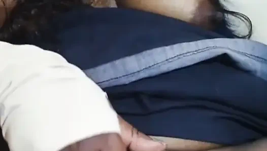 Hintli teyze beni sikmek için ateşli meme çağrısı