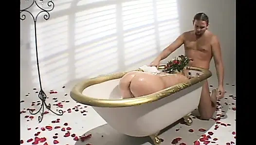 Yarağa binen sürtük sarışın fahişe ıslak göt deliği