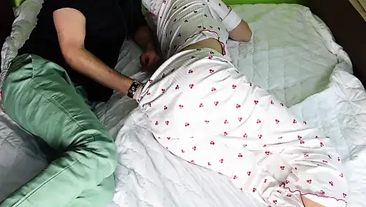 Tinju Keras Di Pagi Hari Dengan Piyama Anda Setelah Malam Orgasme Buatan Sendiri Menyemprotkan Nyata