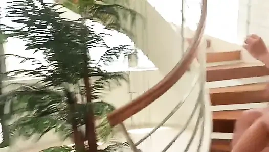 Elle brooke beni sikmek için gölete geliyor, bu ateşli sarışın dövüşçüyle merdivenlerin üstünde sikişmeyi seviyorum