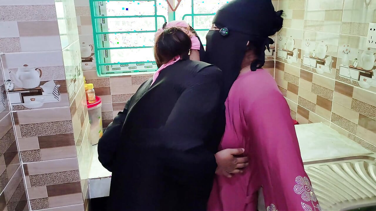 Indian bhabhi ki rasleela nanad ke saath kitchen me part one