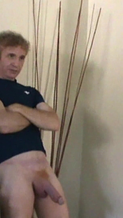 Roydude tirando a roupa do short | Clipe 1
