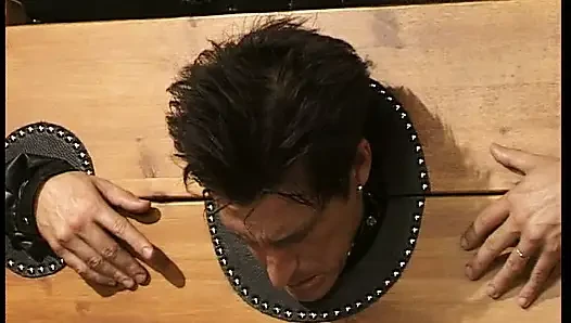 Cewek binal jerman yang kecanduan bdsm rambut pirang lagi asik ngentot kontol kayak pro