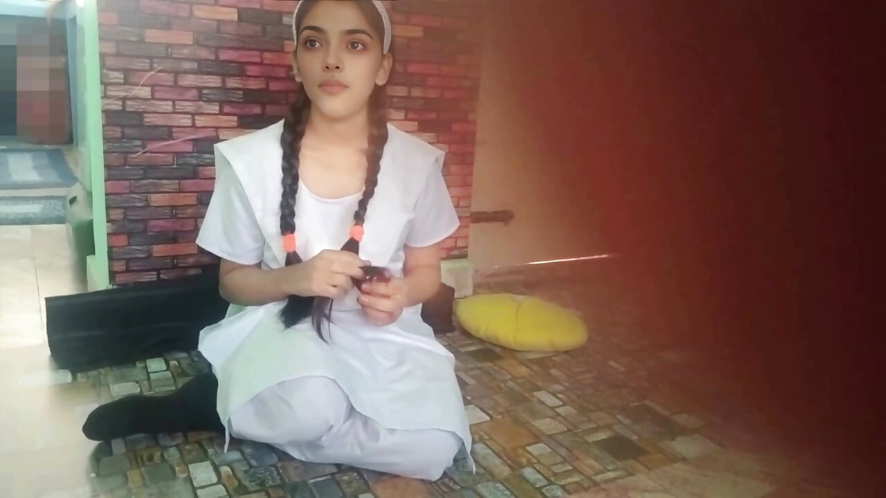 Estudiante paquistaní Zoya Creampie Hermanastro indio