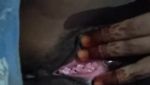 Adik tiri ngirim video bugil dan seksi