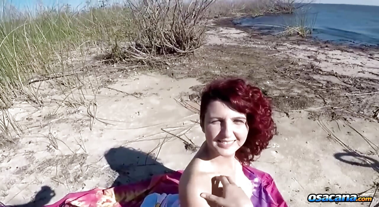 Fucking hot with the naughty girl on the beach in public