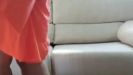 Meine Stiefmutter hat sich die Haare geschnitten und sich auf der Straße präsentiert, hat gefilmt und mich geschickt und gefragt, ob es gut sei.