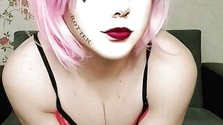 Harley Quinn Vibes: Indringing van de speelse femme fatale