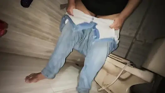 Hot Anippe Pee in Hostel Toilet & I See Her Pussy Then Start Handjob!