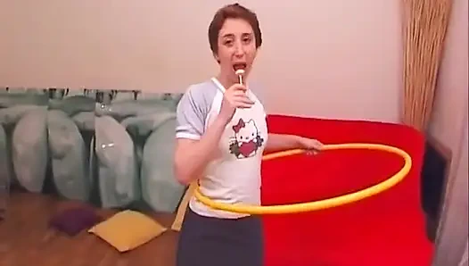 Memek gadis remaja perancis yang ditindik ini bisa bikin semua pria muncrat