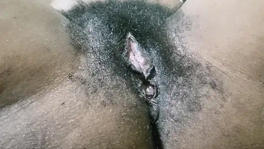 Very very hot amateur crazy pussy delivers irresistible sensual energy, natural beauty