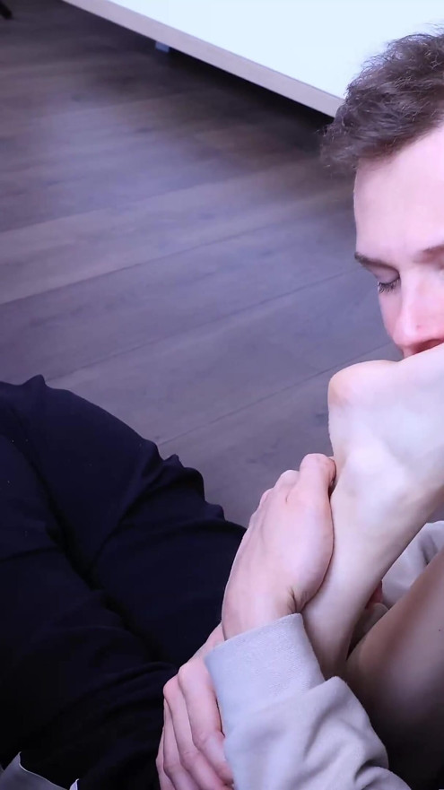 Heavenly Foot Fetish Roommate Experience