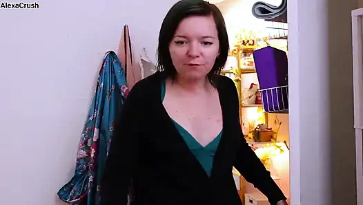 Kıskanç kız arkadaş seni mastürbasyon yaparken yakalıyor