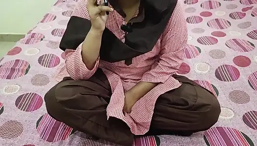 Heißes indisches college-mädchen fickt anal mit dem lehrer