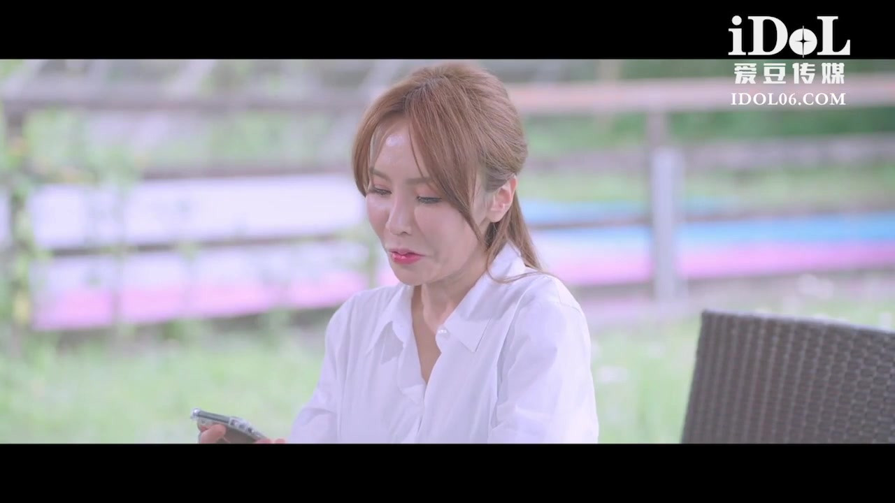 热辣性爱 - 丰满的亚洲素人在下班后享受性爱